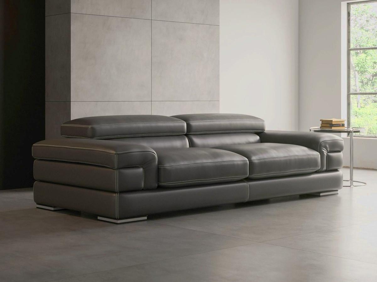 Die beliebtesten Farben und Stoffe für italienische Sofas